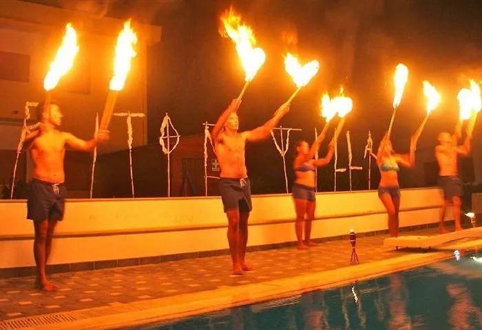 Aparthotel Triton Villas & Sellia Marina