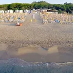 Triton Villas & 3*