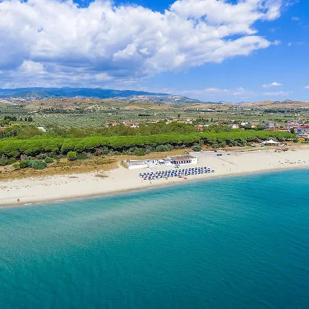 Triton Villas & 3*