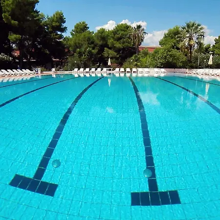 Triton Villas & Appart hôtel 3*