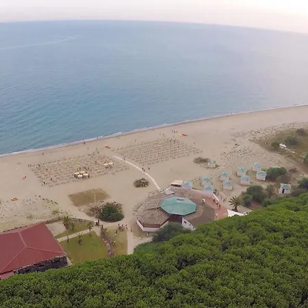 Triton Villas & 3*