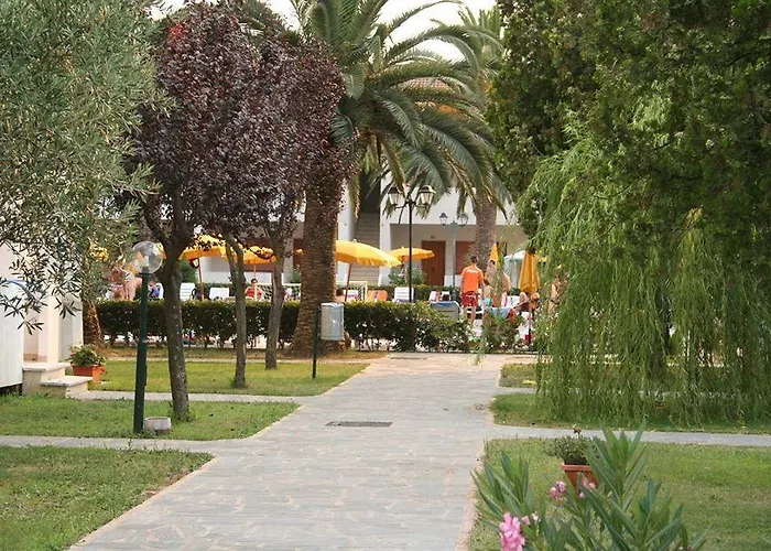 Апарт-отель Triton Villas & 3*