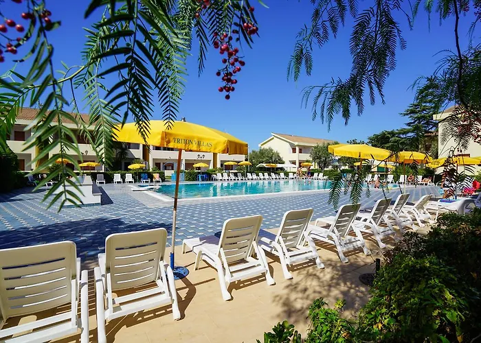 Triton Villas & Апарт-отель Селлия-Марина