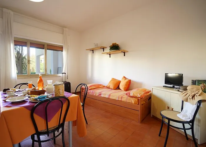 Triton Villas & Апарт-отель Селлия-Марина