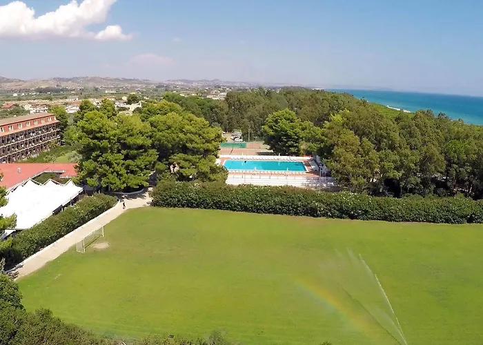 Апарт-отель Triton Villas & Селлия-Марина